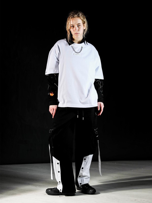 CAMISETA CADENA CUELLO