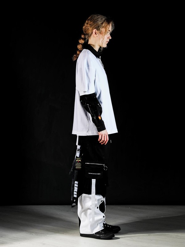 CAMISETA CADENA CUELLO