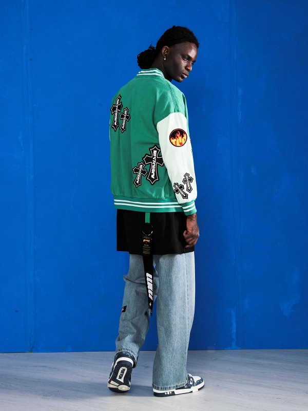 CHAQUETA BOMBER CON CRUCES