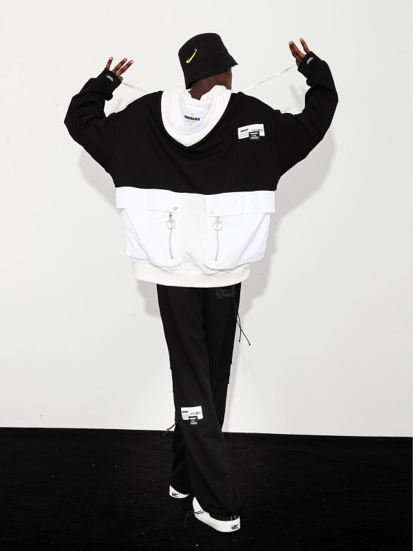 SUDADERA CON CAPUCHA