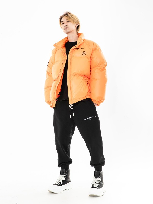 ABRIGO DE PLUMAS ACOLCHADO