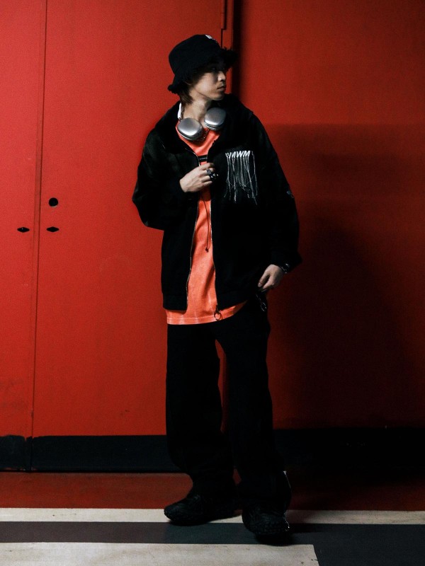 SUDADERA CON CAPUCHA