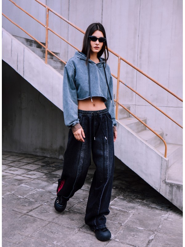 MWM CROPPED SWEATSHIRT