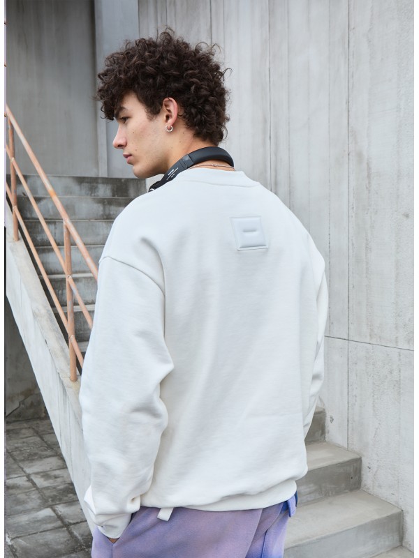 SWEATSHIRT WITH EYES