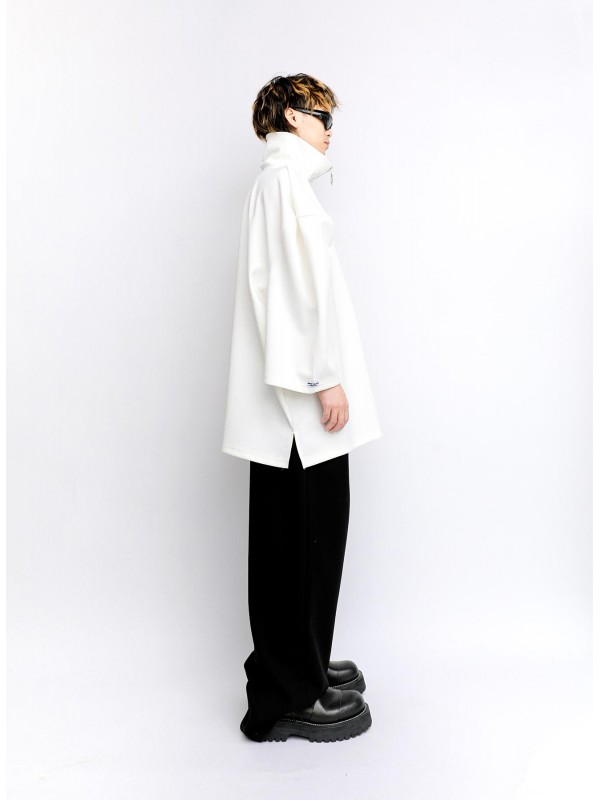 MWM HIGH-NECK SWEATSHIRT