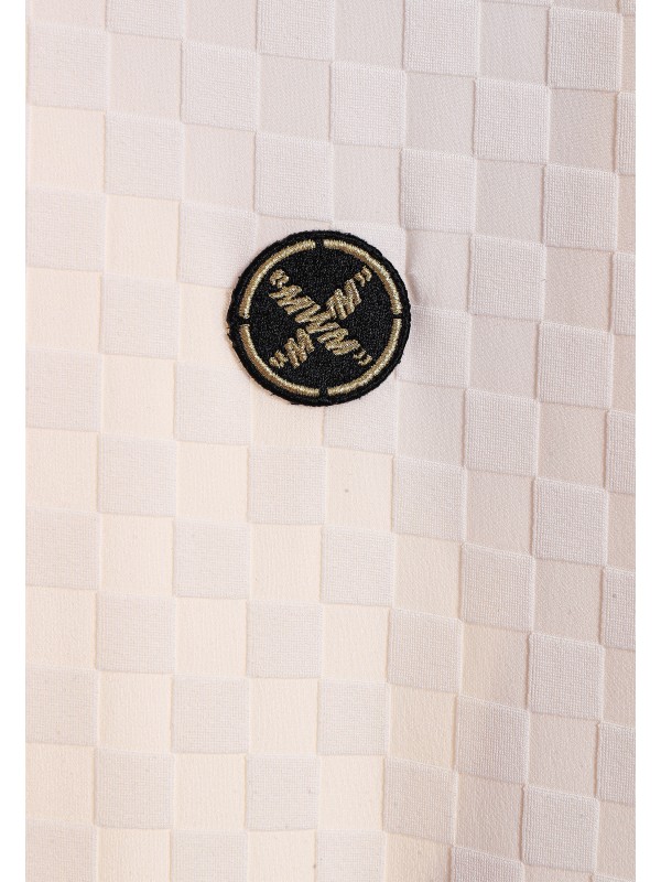 CAMISETA MWM TEJIDO SUAVE CON ESTAMPADO DE CUADROS