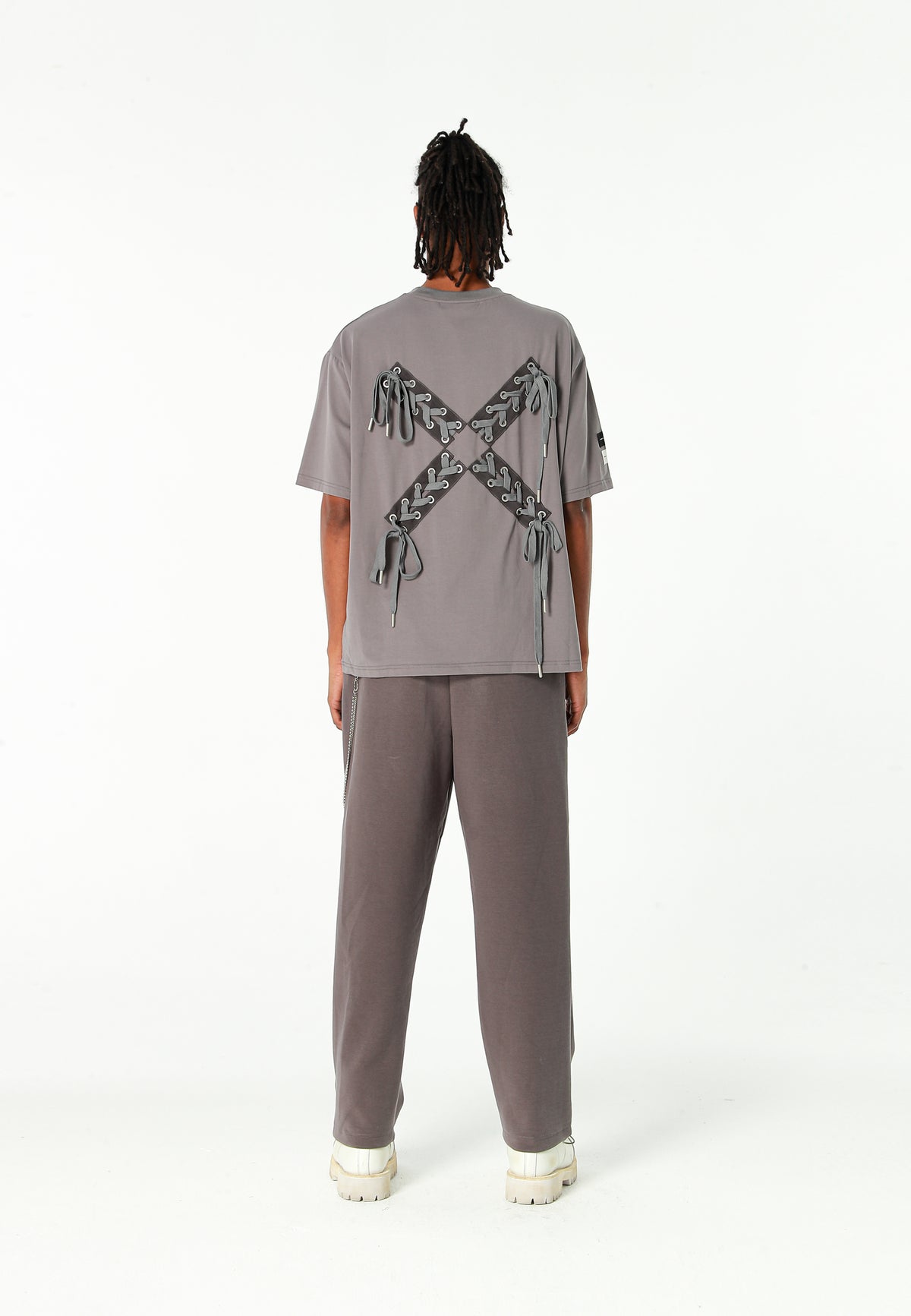 Camiseta Relaxed Fit con manga caída y X de cordones cruzados | MWM [PS_COLORS:GREY]