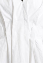 Camisa básica de mujer con corte asiático, pliegues y escote | MWM [PS_COLORS:WHITE]
