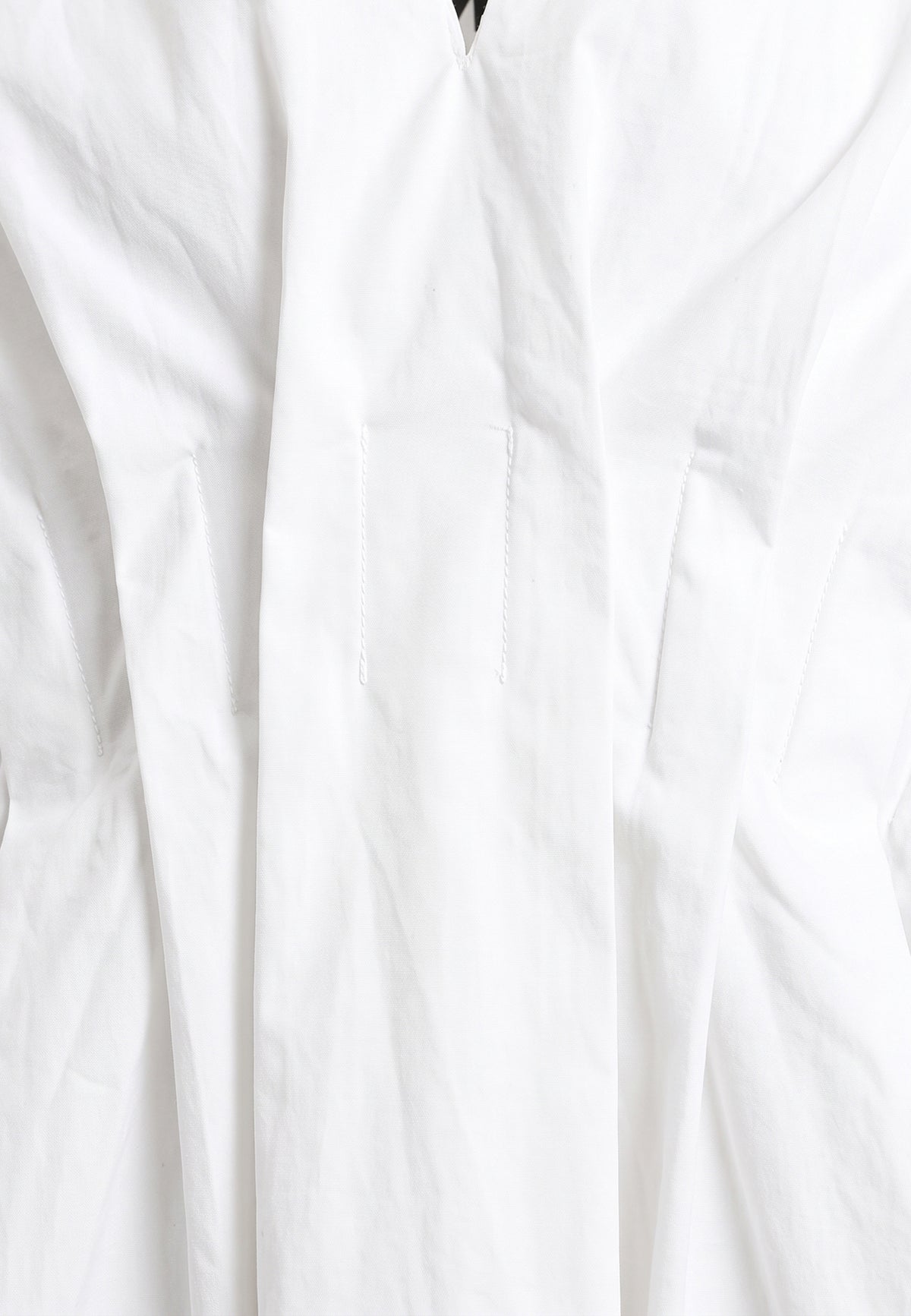 Camisa básica de mujer con corte asiático, pliegues y escote | MWM [PS_COLORS:WHITE]