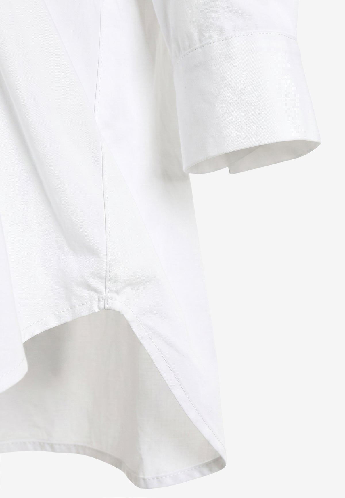 Camisa básica de mujer con corte asiático, pliegues y escote | MWM [PS_COLORS:WHITE]