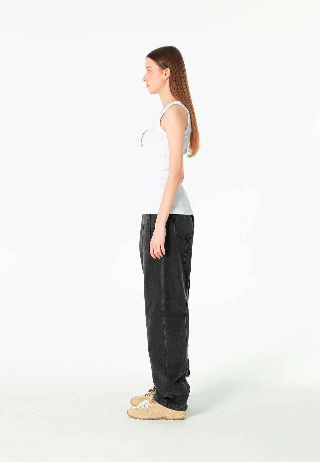 Top de mujer TEDDY ajustado de tirantes con parche Teddy de peluche en el frontal | MWM [PS_COLORS:WHITE]
