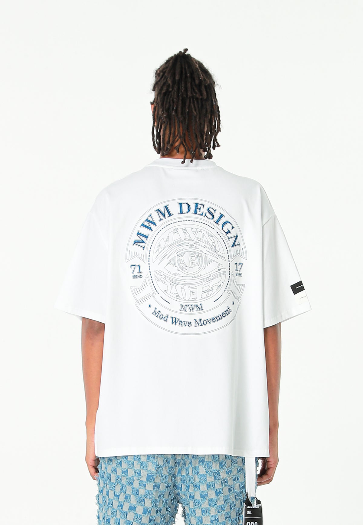 Camiseta de corte regular con motivo Eye MWM bordado en pecho y espalda | MWM [PS_COLORS:WHITE]