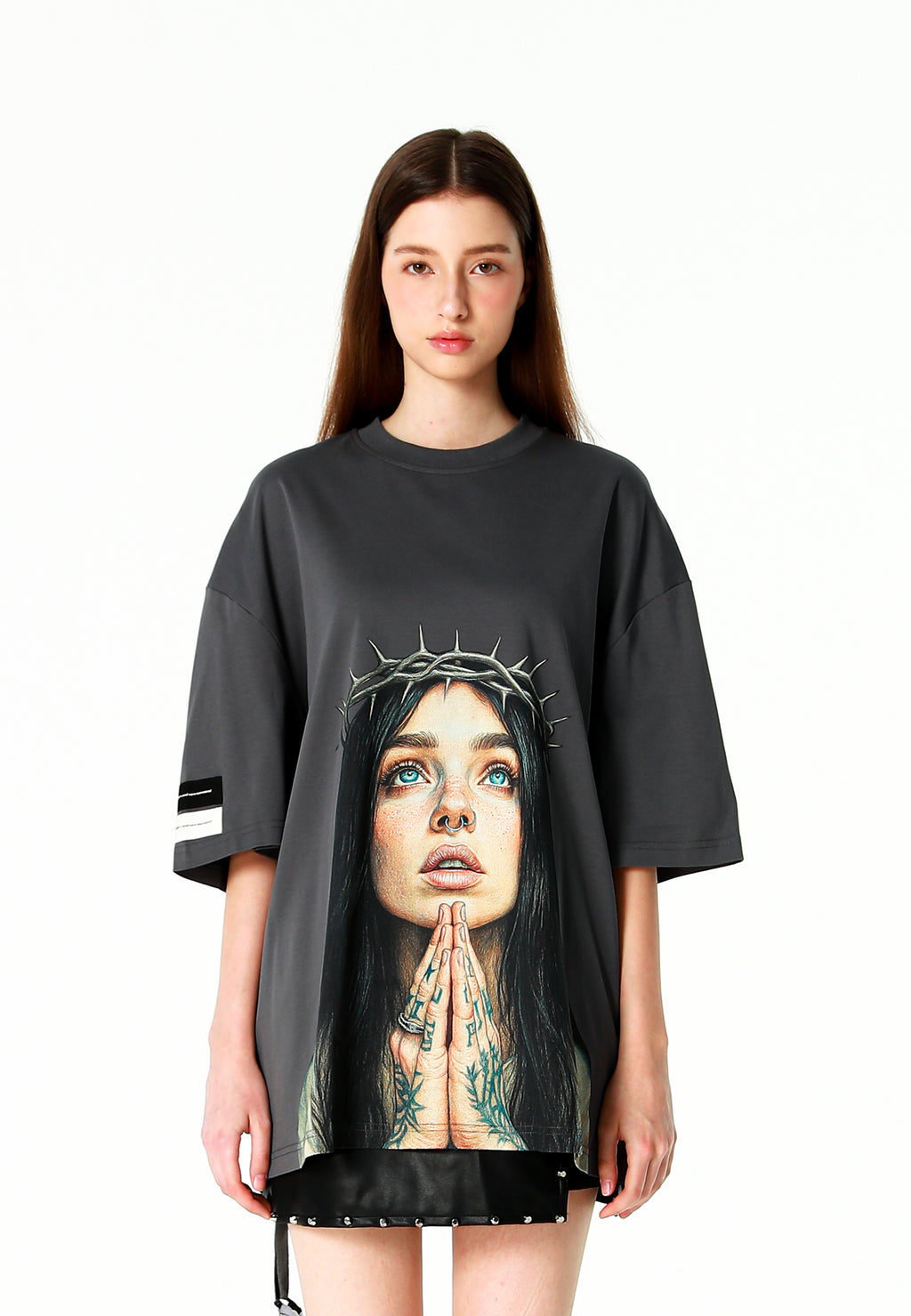 Camiseta Faces de algodón mercerizado con print de gran formato | MWM [PS_COLORS:GREY]