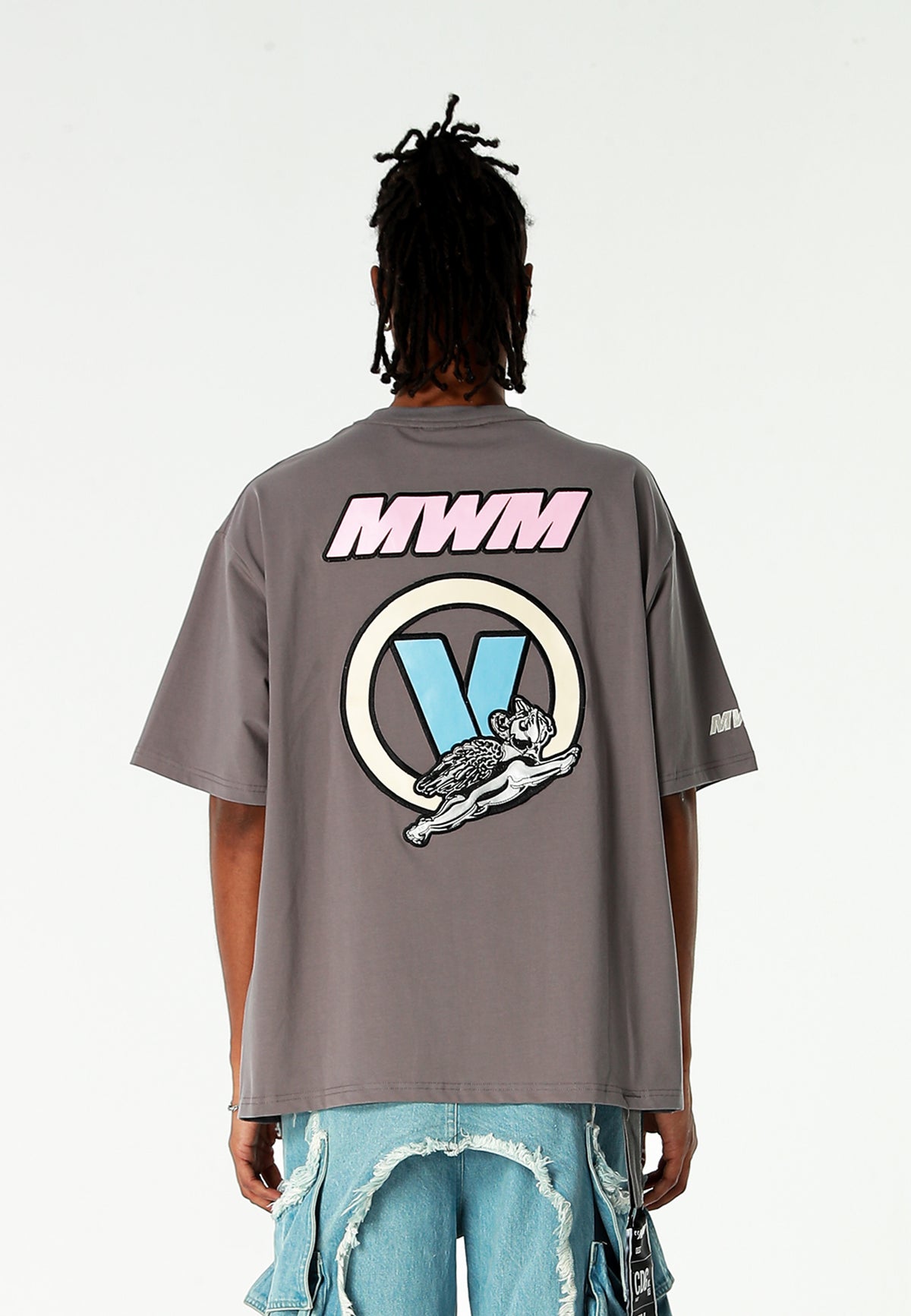 Camiseta Vanguard Dogs VDOG de corte regular con bulldog y aplicaciones efecto piel en la espalda | MWM [PS_COLORS:GREY]