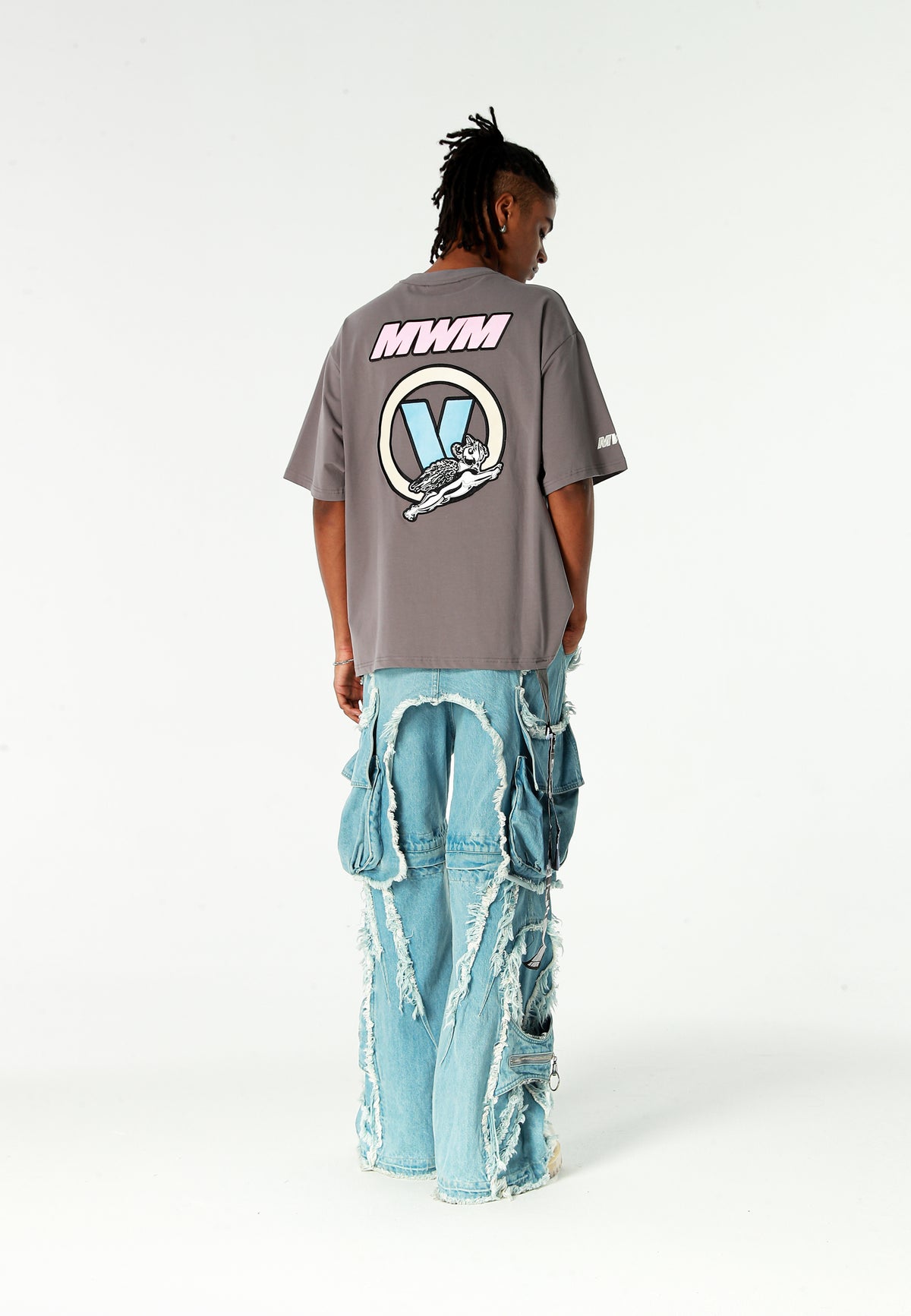 Camiseta Vanguard Dogs VDOG de corte regular con bulldog y aplicaciones efecto piel en la espalda | MWM [PS_COLORS:GREY]