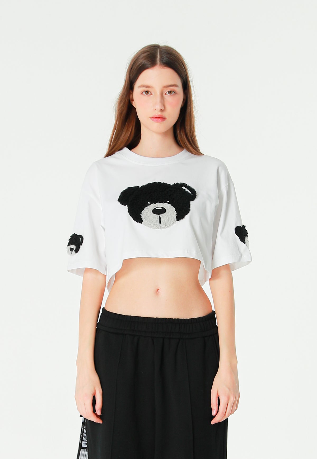 Camiseta de mujer TEDDY Mike Bag corta con gran parche frontal y detalles en mangas | MWM [PS_COLORS:WHITE]