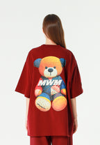Camiseta TEDDY de corte regular con print patchwork 3D en la espalda | MWM [PS_COLORS:BURGUNDY]