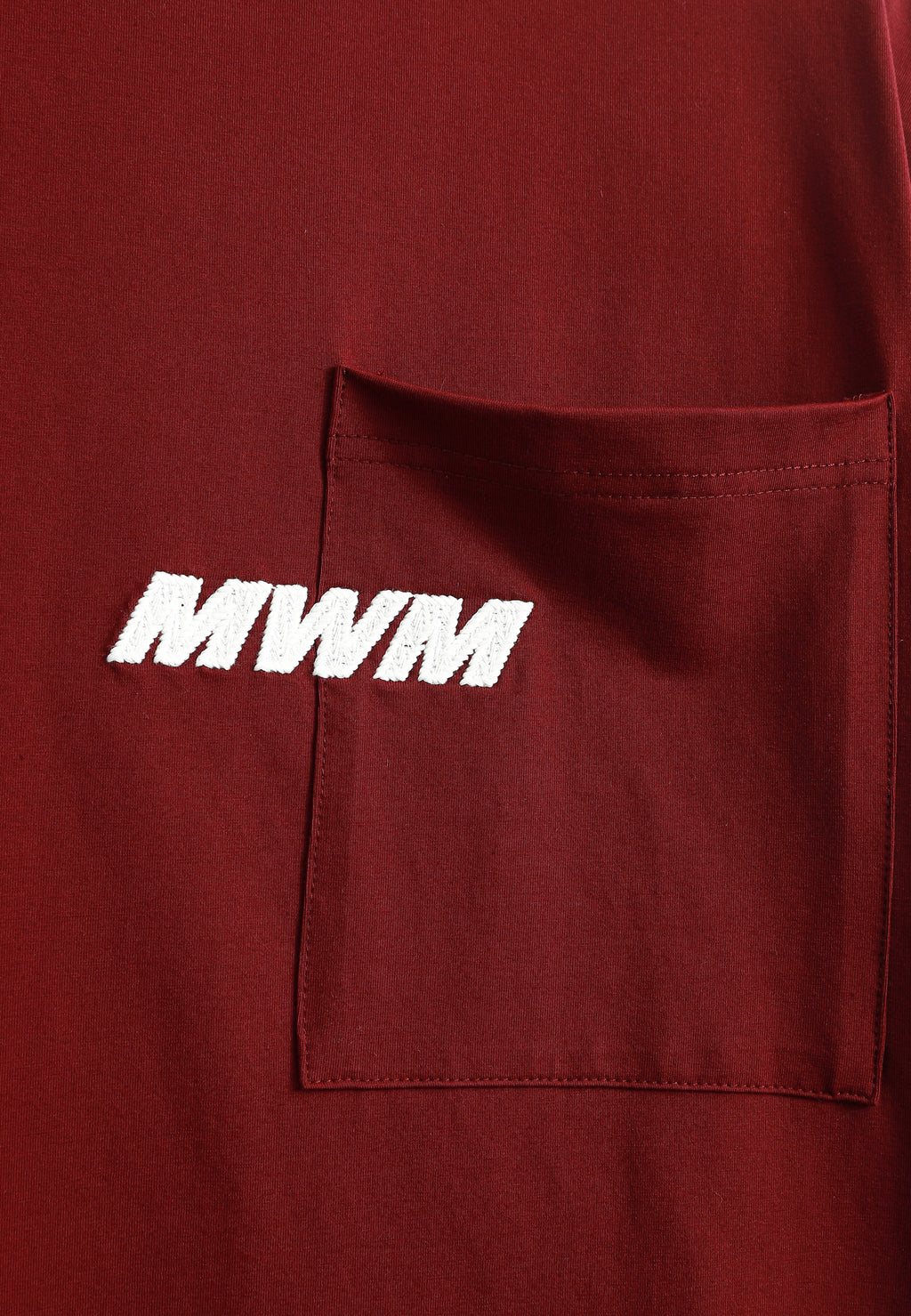 Camiseta TEDDY de corte regular con print patchwork 3D en la espalda | MWM [PS_COLORS:BURGUNDY]