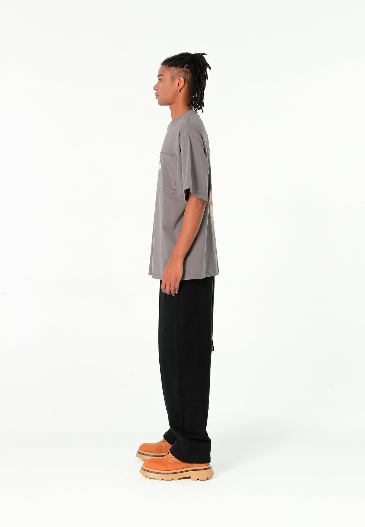 Camiseta TEDDY de corte regular con print patchwork 3D en la espalda | MWM [PS_COLORS:GREY]