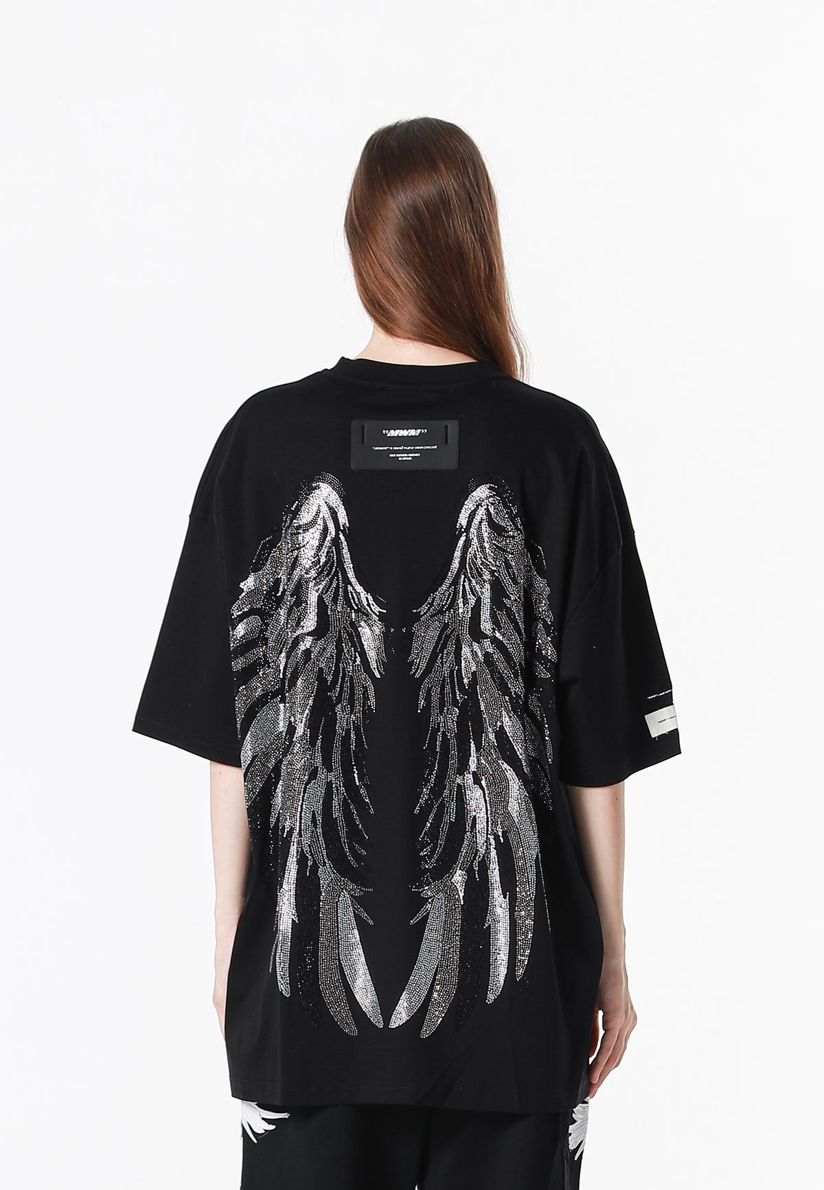 Camiseta Wings de corte relajado con alas de strass en la espalda | MWM [PS_COLORS:BLACK]