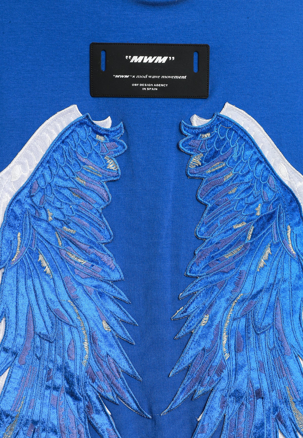 Camiseta Wings de corte relajado con estrellas frontales y doble parche de alas en la espalda | MWM [PS_COLORS:BLUE]