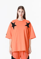 Camiseta Wings de corte relajado con estrellas frontales y doble parche de alas en la espalda | MWM [PS_COLORS:ORANGE]