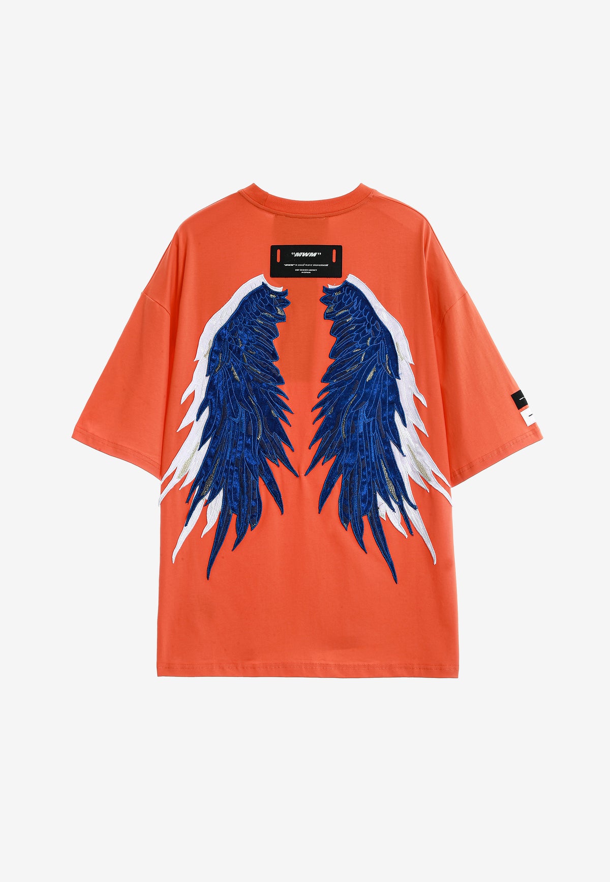 Camiseta Wings de corte relajado con estrellas frontales y doble parche de alas en la espalda | MWM [PS_COLORS:ORANGE]