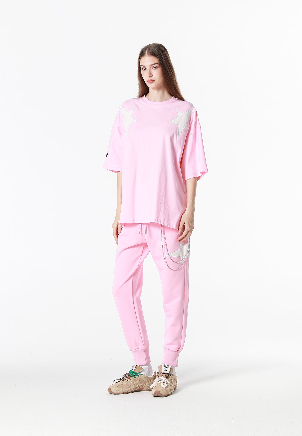 Camiseta Wings de corte relajado con estrellas frontales y doble parche de alas en la espalda | MWM [PS_COLORS:PINK]