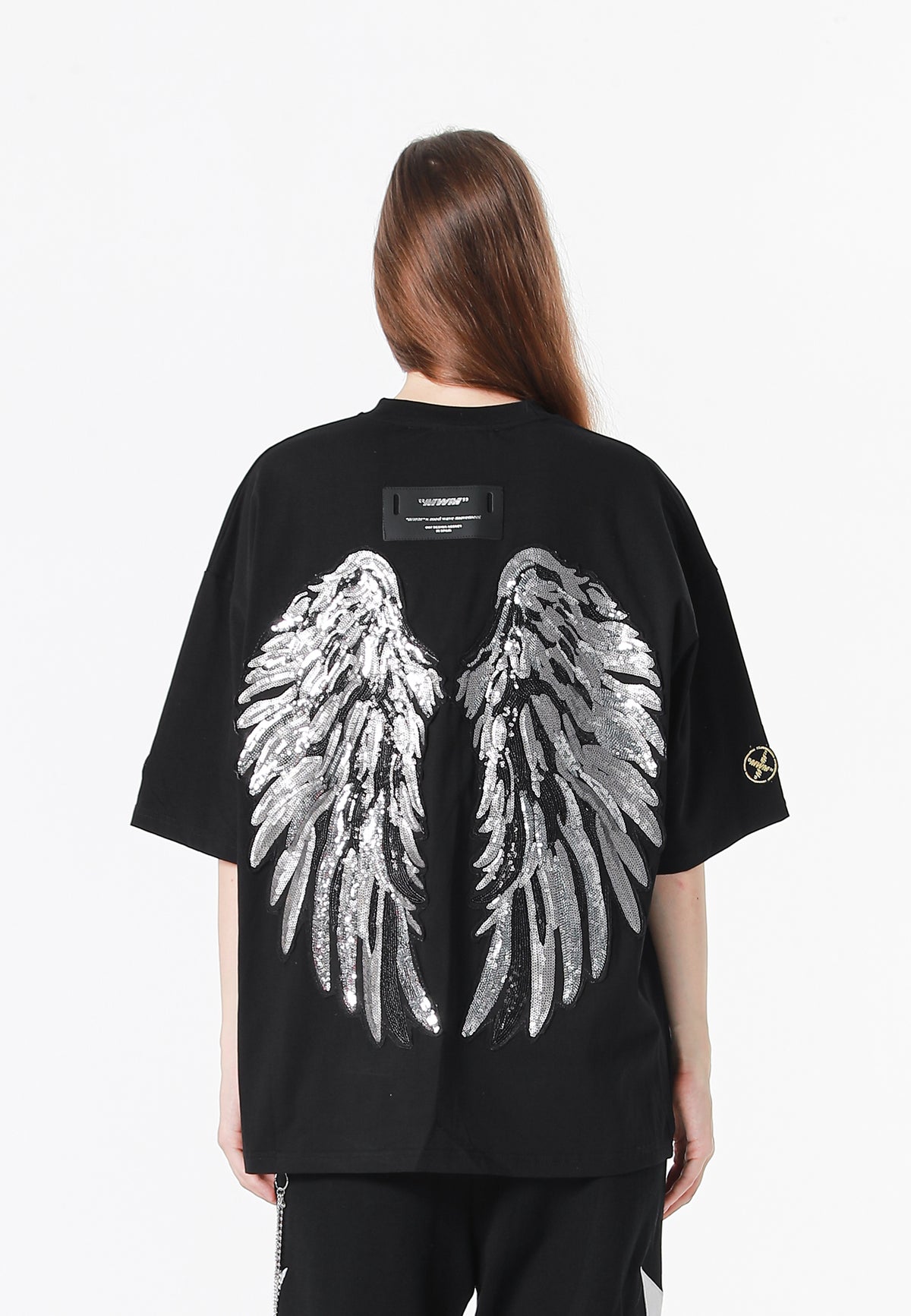 Camiseta Wings de corte relajado con alas de tachuelas en la espalda | MWM [PS_COLORS:BLACK]