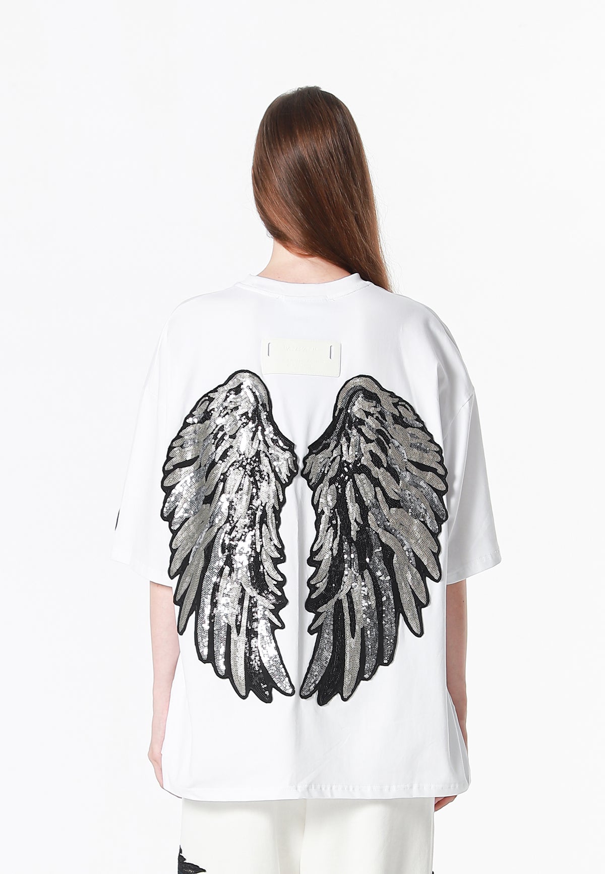 Camiseta Wings de corte relajado con alas de tachuelas en la espalda | MWM [PS_COLORS:WHITE]