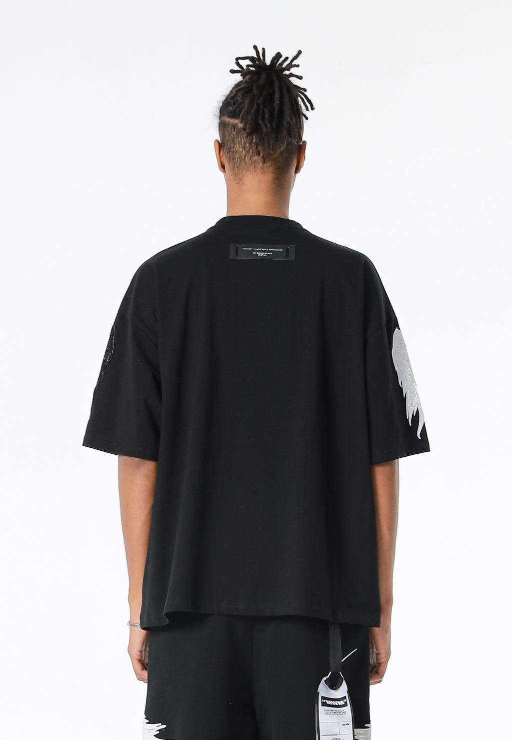 Camiseta Wings de corte relajado con parches Mini Wings en las mangas | MWM [PS_COLORS:BLACK]
