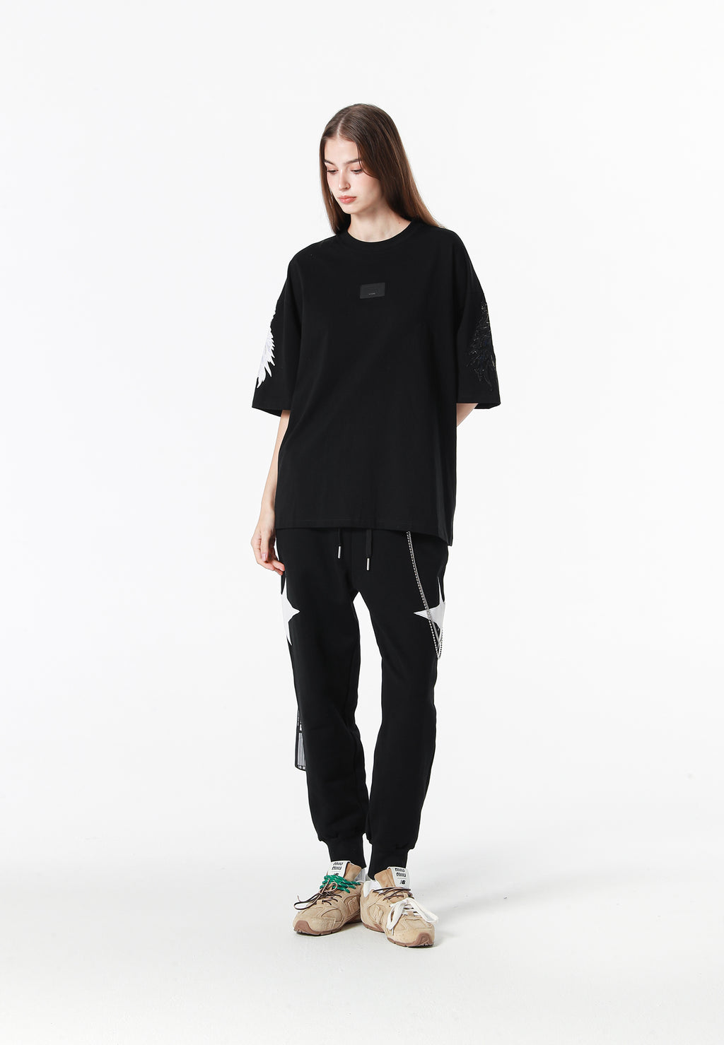 Camiseta Wings de corte relajado con parches Mini Wings en las mangas | MWM [PS_COLORS:BLACK]