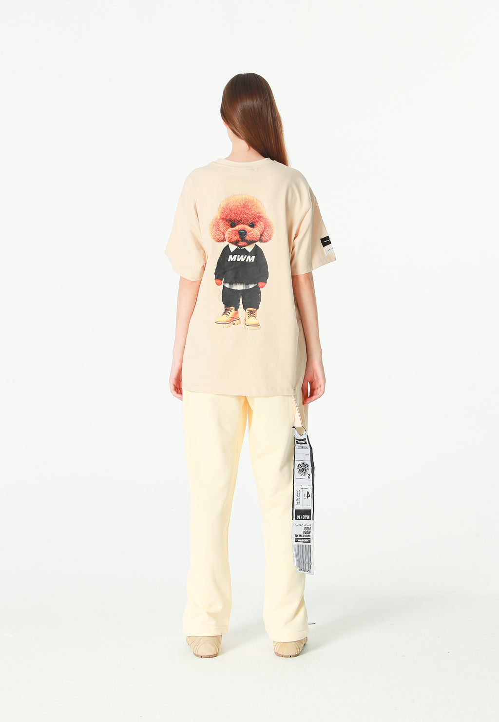 Camiseta TEDDY de corte regular con bordado frontal y print Streetwear Dog en la espalda | MWM [PS_COLORS:ECRU]