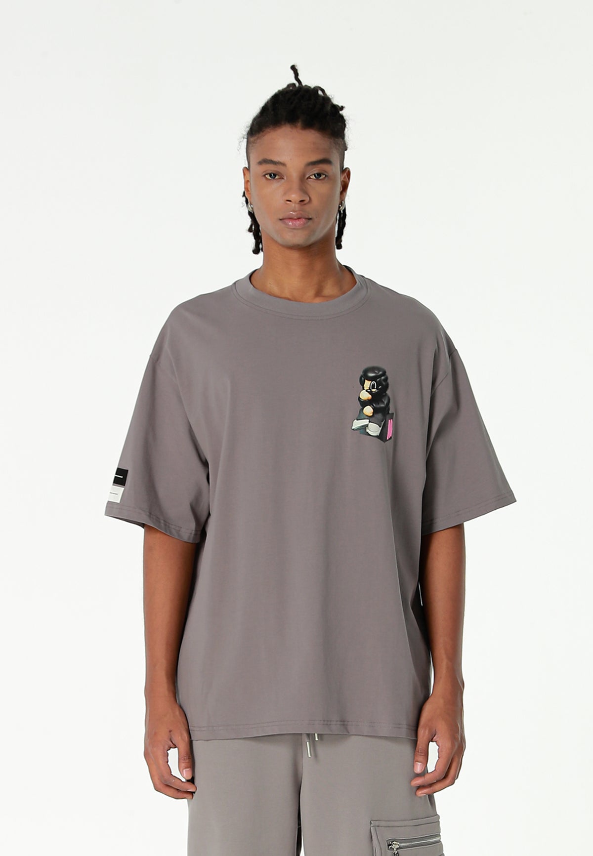 Camiseta Vanguard Dogs Thinker de corte relajado con print y frases bordadas | MWM [PS_COLORS:GREY]