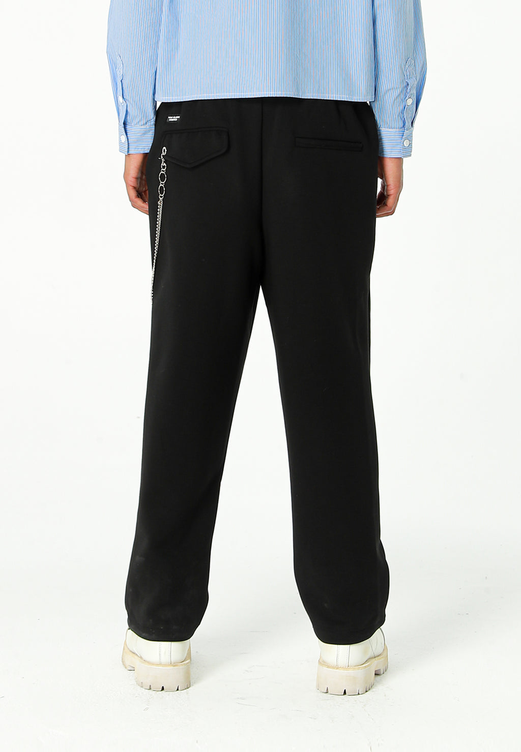 Pantalón Básico con pinzas, bajos ajustables y cadena lateral | MWM [PS_COLORS:BLACK]
