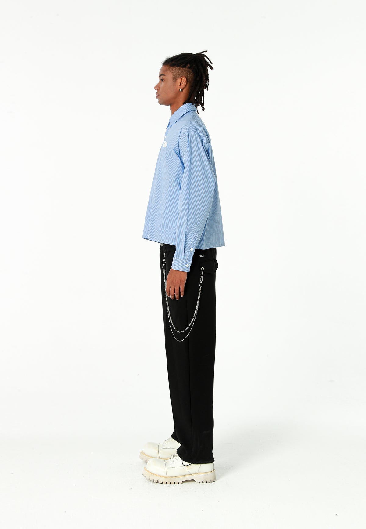 Pantalón Básico con pinzas, bajos ajustables y cadena lateral | MWM [PS_COLORS:BLACK]