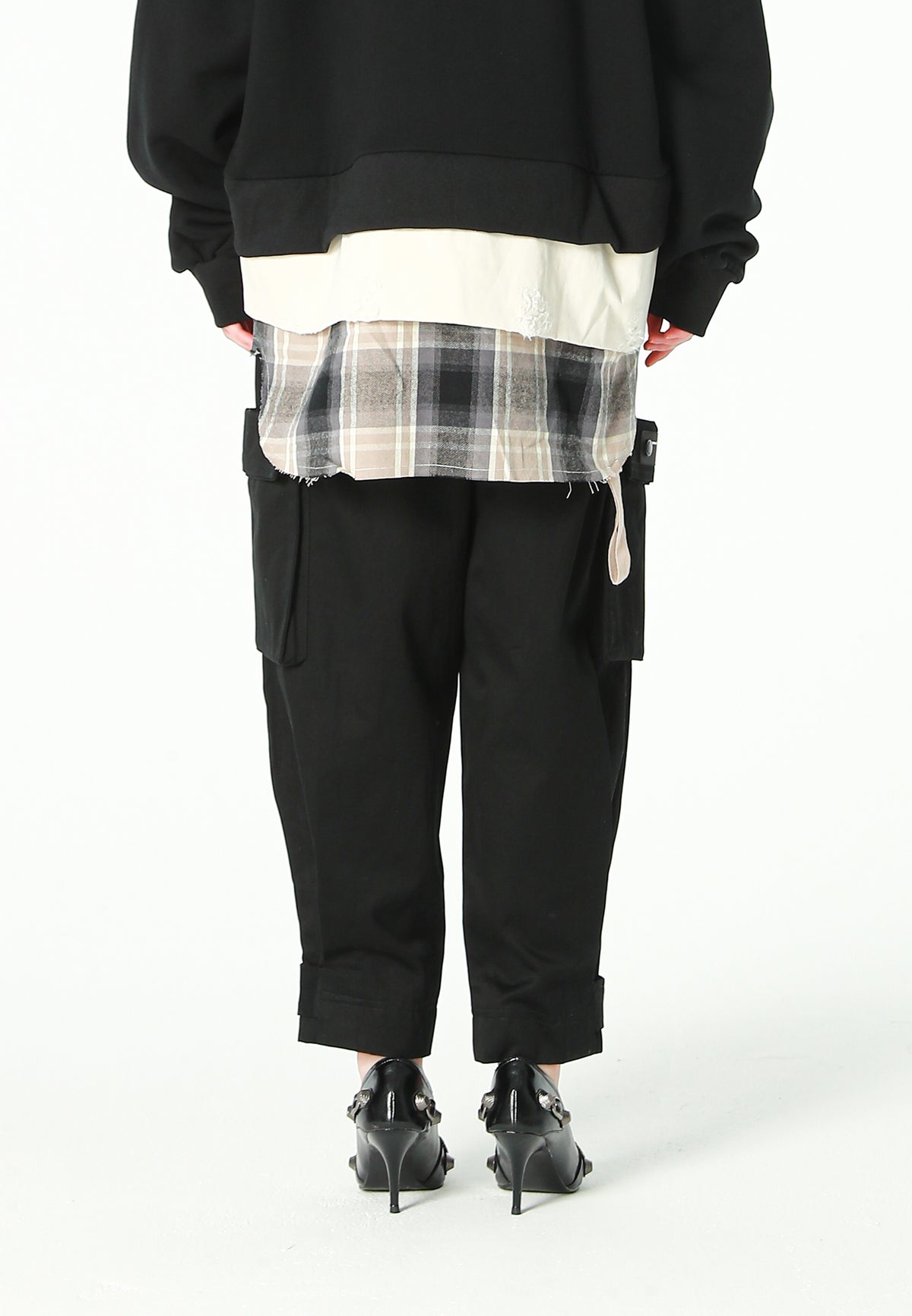 Pantalón cargo de corte relajado con doble cintura y bolsillos laterales | MWM [PS_COLORS:BLACK]