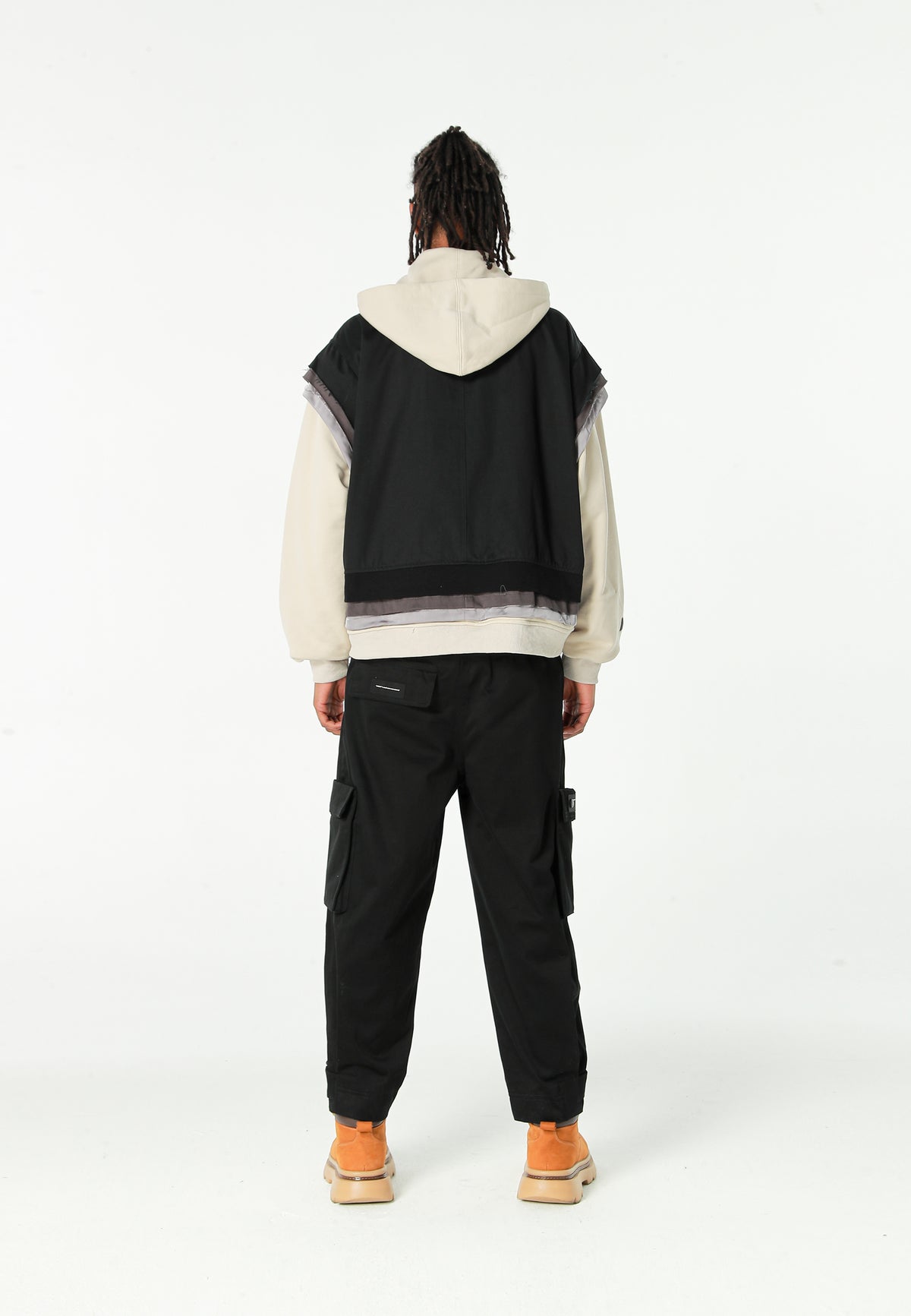 Pantalón cargo de corte relajado con doble cintura y bolsillos laterales | MWM [PS_COLORS:BLACK]
