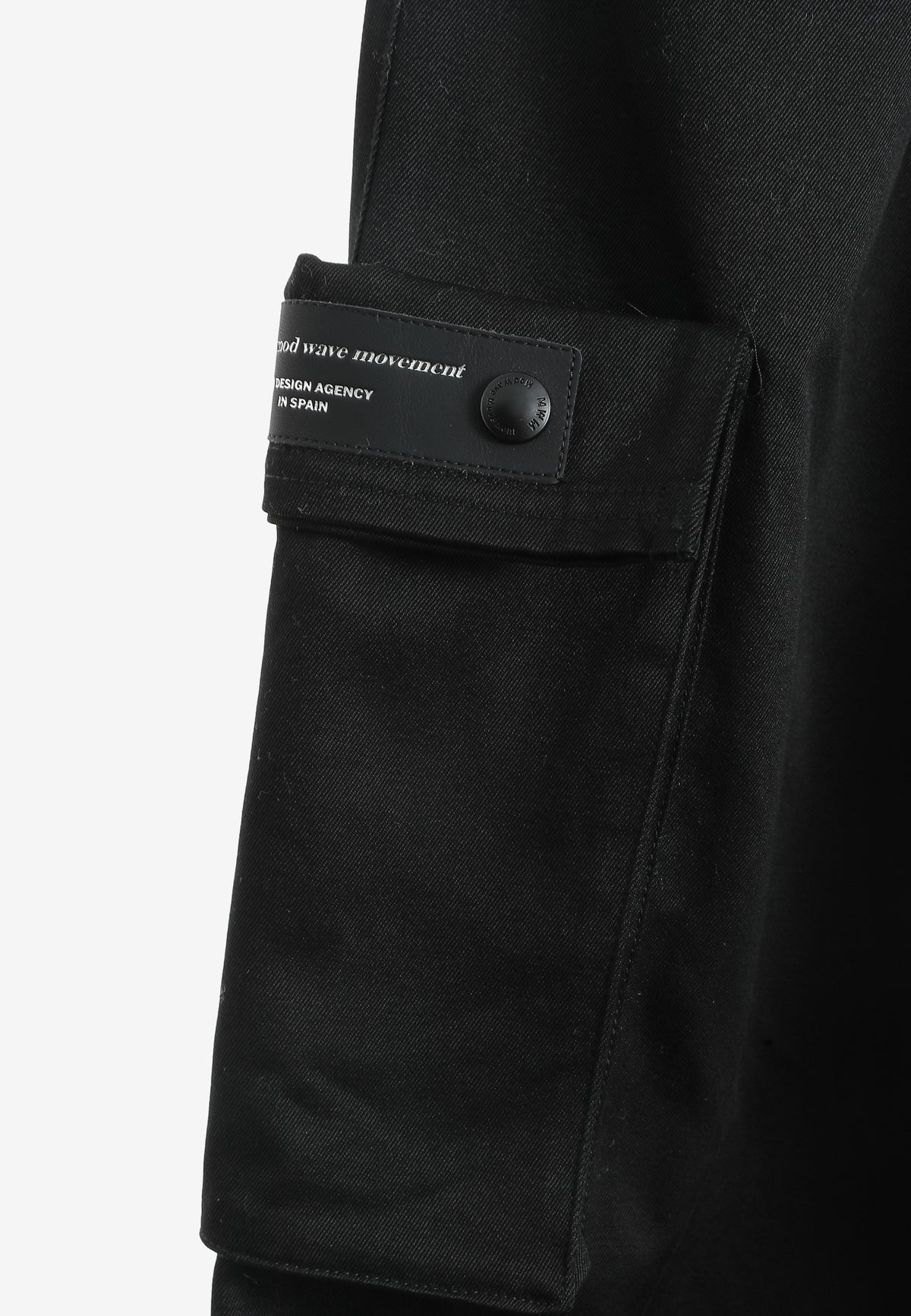 Pantalón cargo de corte relajado con doble cintura y bolsillos laterales | MWM [PS_COLORS:BLACK]