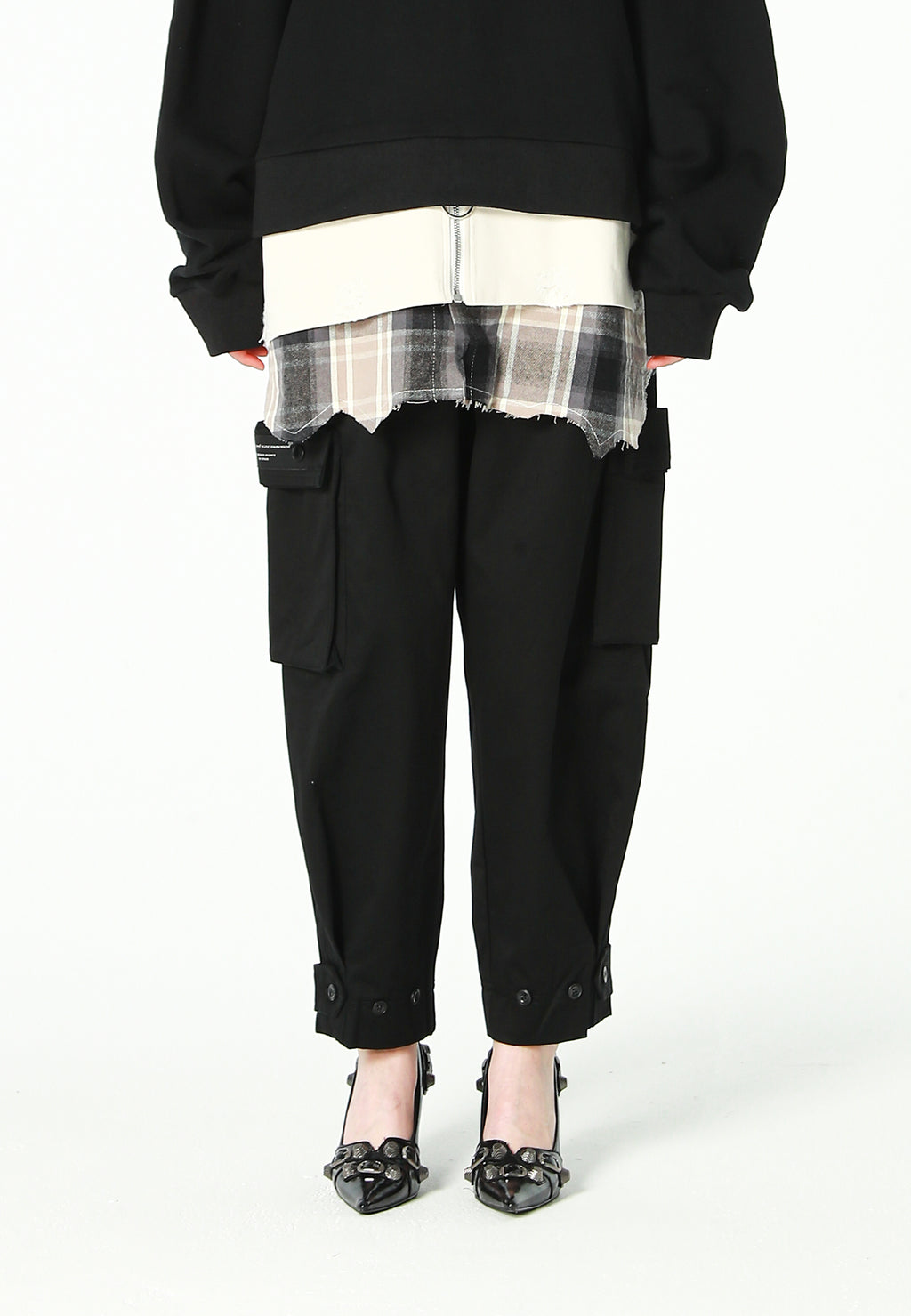 Pantalón cargo de corte relajado con doble cintura y bolsillos laterales | MWM [PS_COLORS:BLACK]