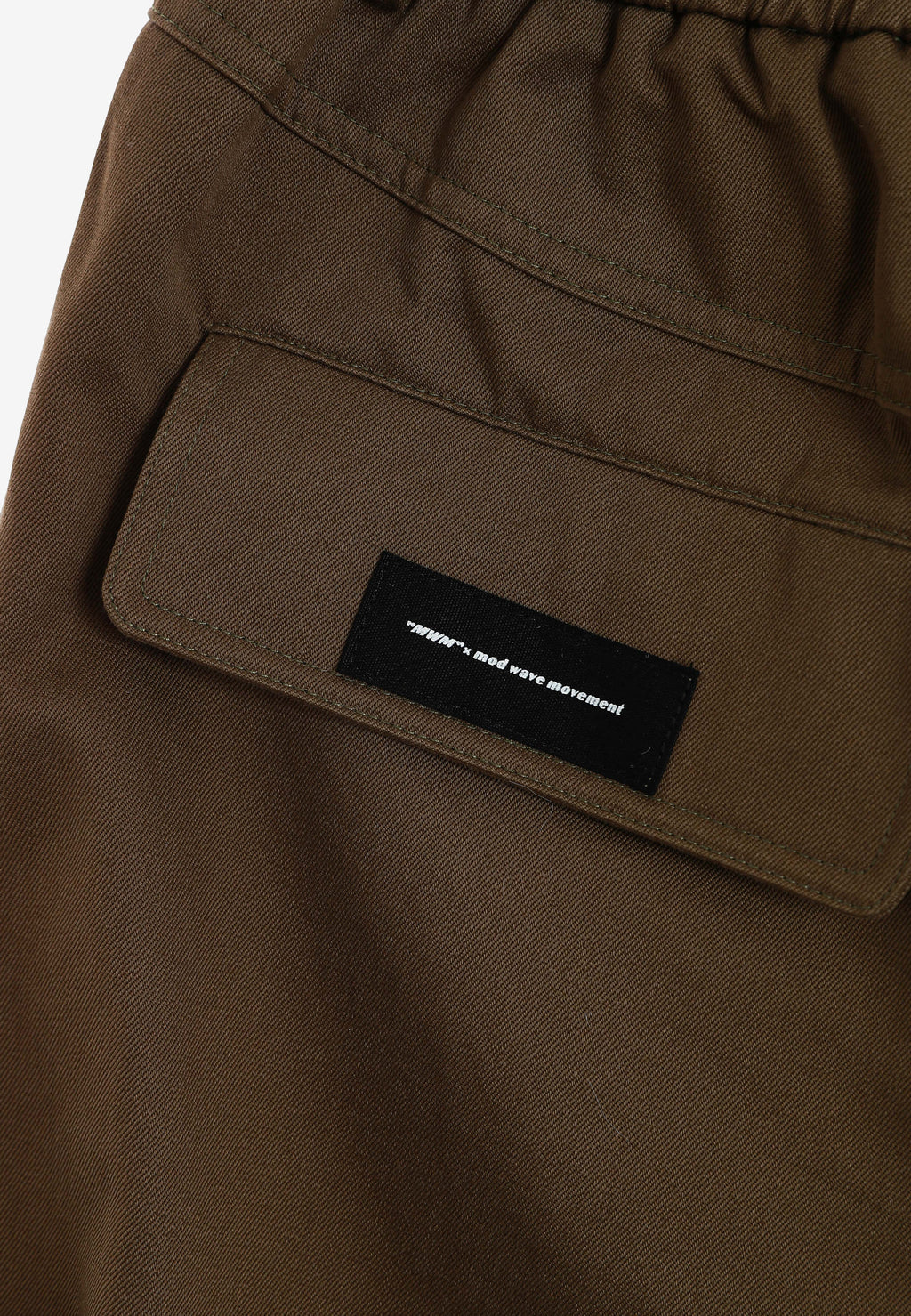 Pantalón cargo de corte relajado con doble cintura y bolsillos laterales | MWM [PS_COLORS:KHAKI]