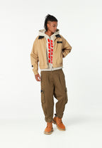 Pantalón cargo de corte relajado con doble cintura y bolsillos laterales | MWM [PS_COLORS:KHAKI]