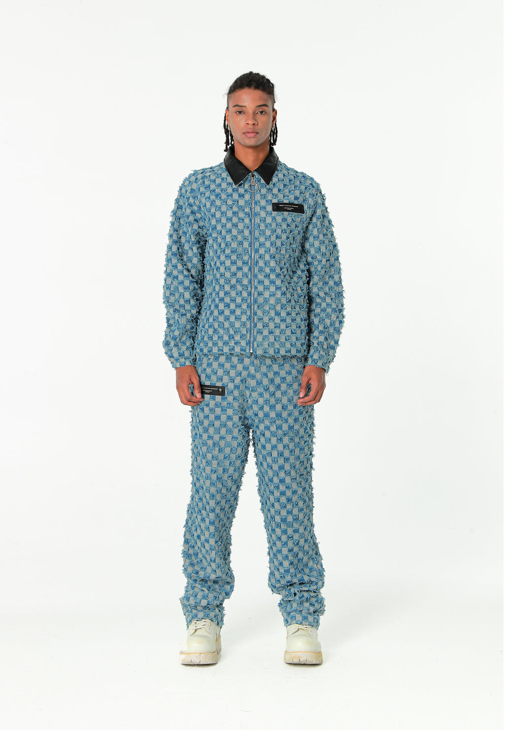 Pantalón de corte recto y relajado en jacquard de chenilla con brillo | MWM [PS_COLORS:BLUE]
