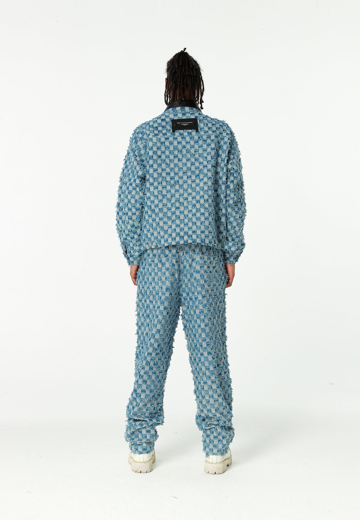 Pantalón de corte recto y relajado en jacquard de chenilla con brillo | MWM [PS_COLORS:BLUE]