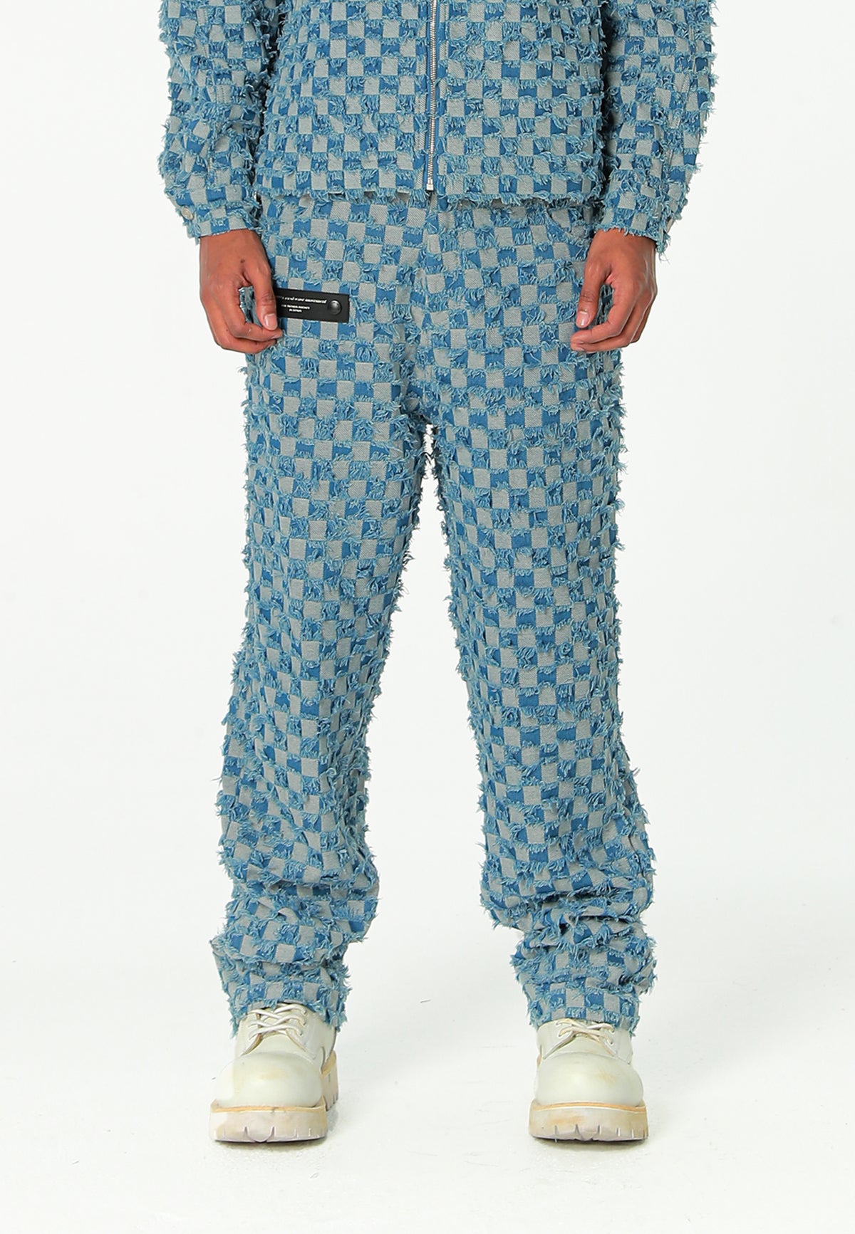 Pantalón de corte recto y relajado en jacquard de chenilla con brillo | MWM [PS_COLORS:BLUE]