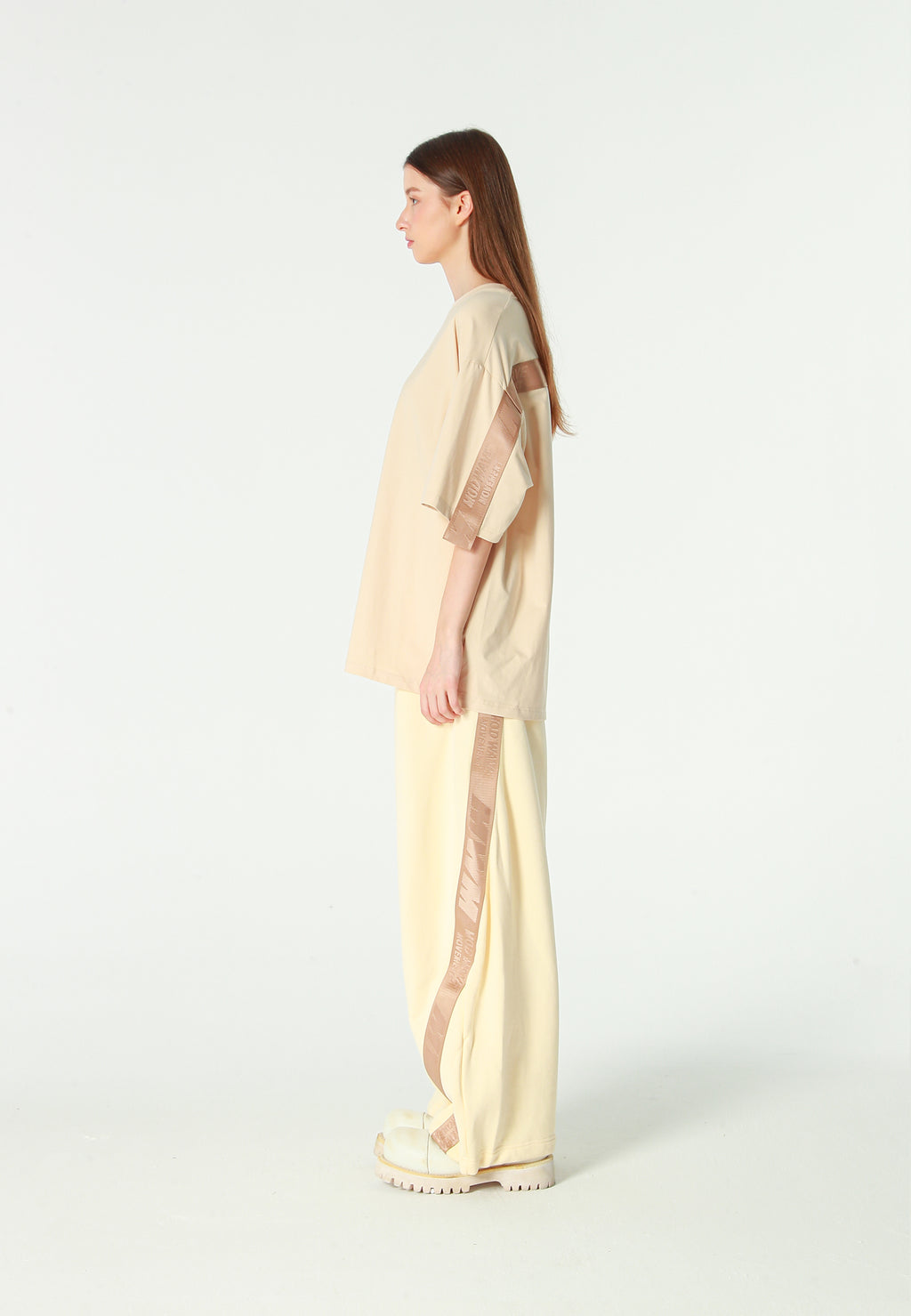 Pantalón barrel con cintas asimétricas MWM y bajos ajustables | MWM [PS_COLORS:BEIGE]