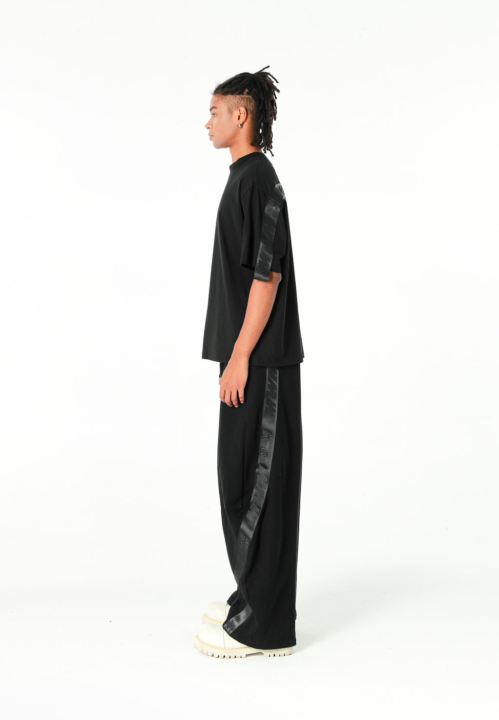 Pantalón barrel con cintas asimétricas MWM y bajos ajustables | MWM [PS_COLORS:BLACK]