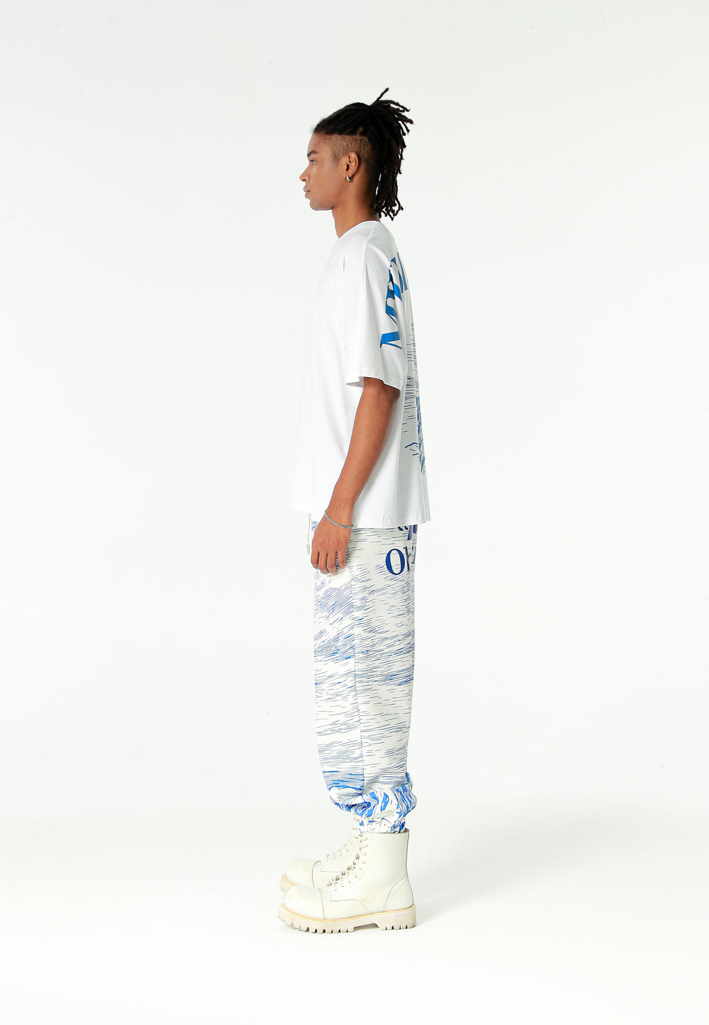 Pantalón jogger con paisaje alpino full-print y cintura elástica | MWM [PS_COLORS:BLUE]