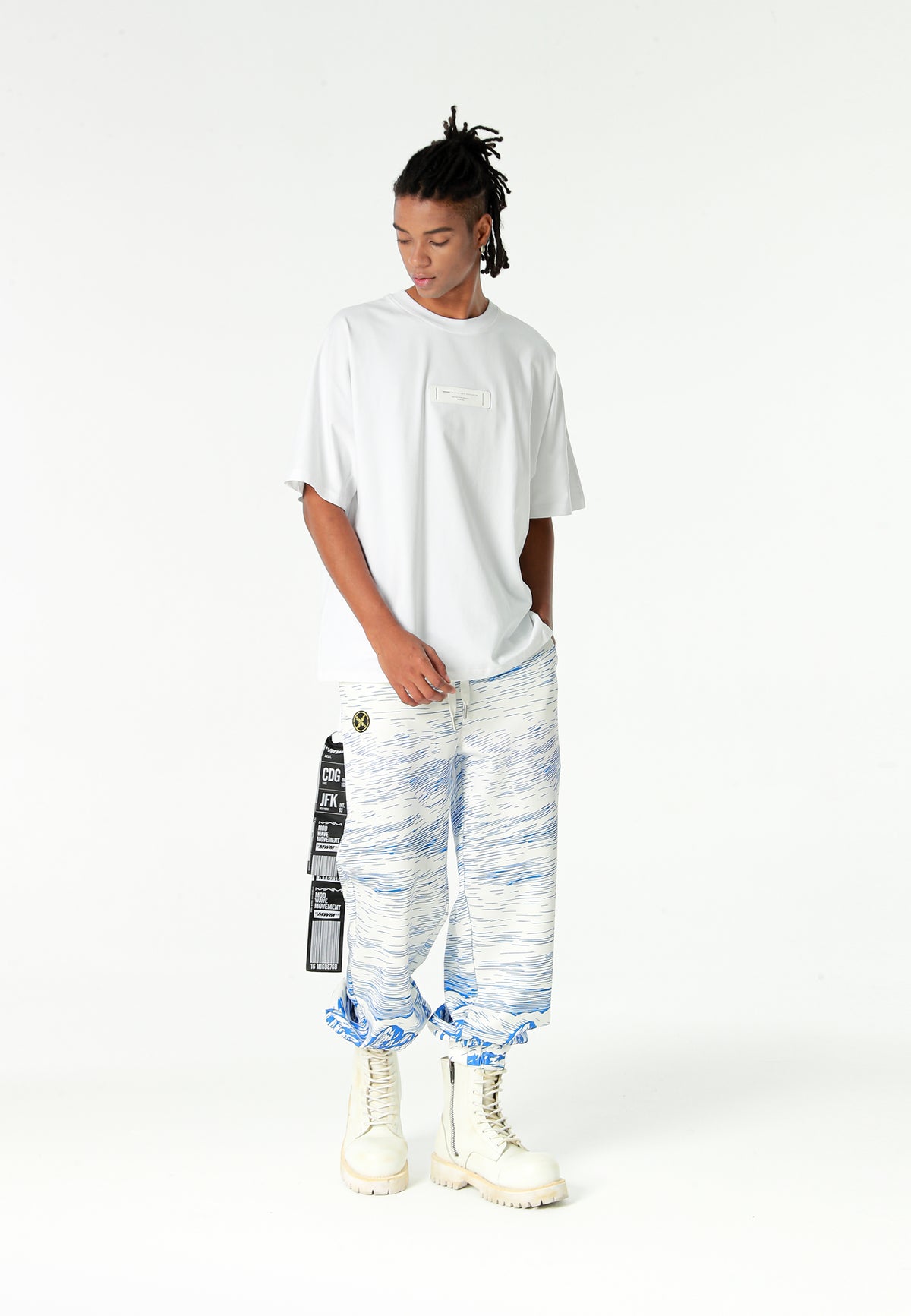 Pantalón jogger con paisaje alpino full-print y cintura elástica | MWM [PS_COLORS:BLUE]