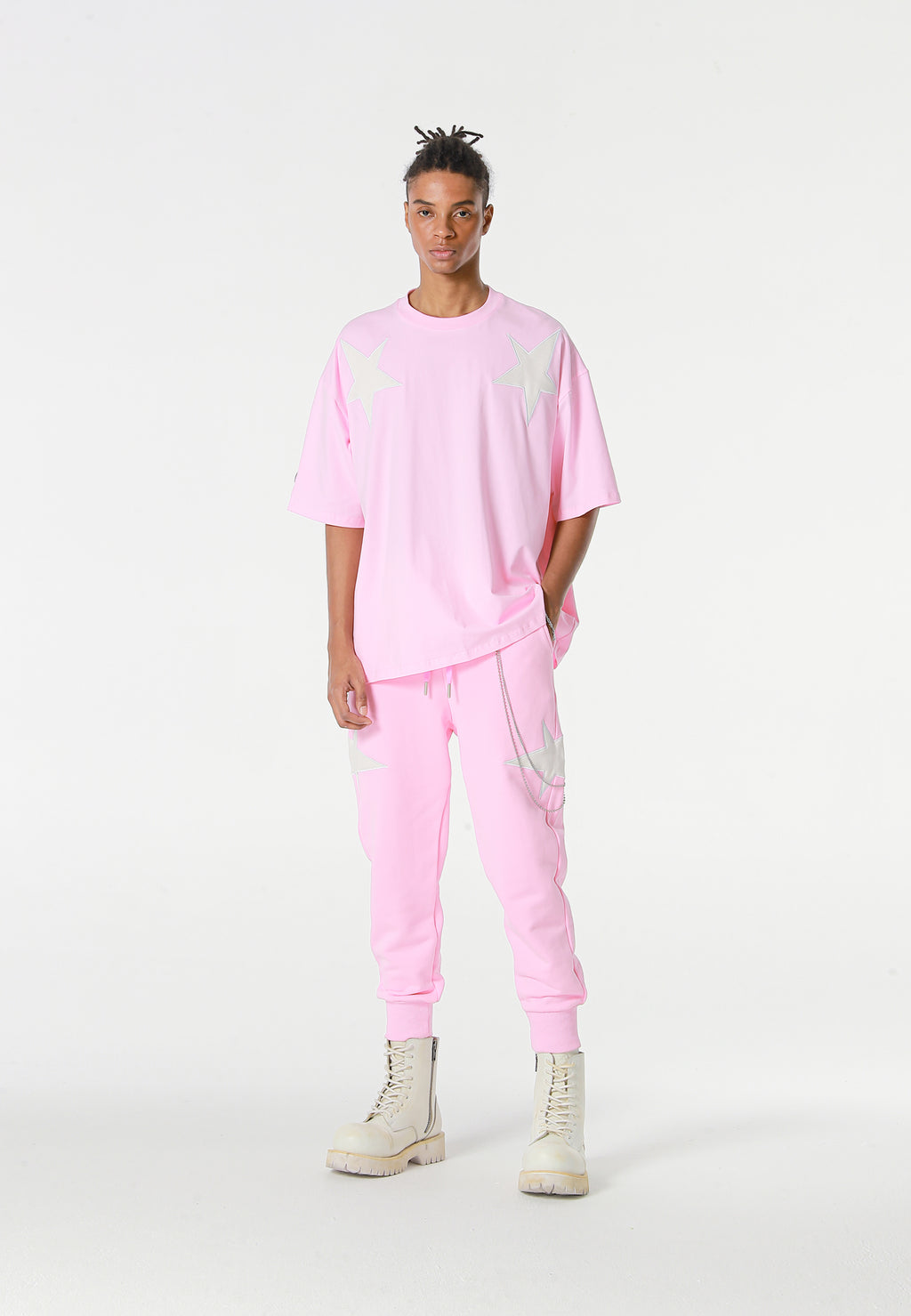 Pantalón jogger Wings con parches de estrellas y cadena lateral | MWM [PS_COLORS:PINK]